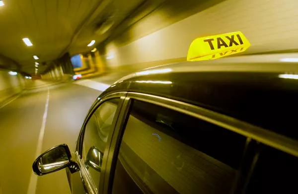 Aller à l'aéroport de Roissy en urgence en taxi, Mantes-la-Jolie, Taxi Yvelinois